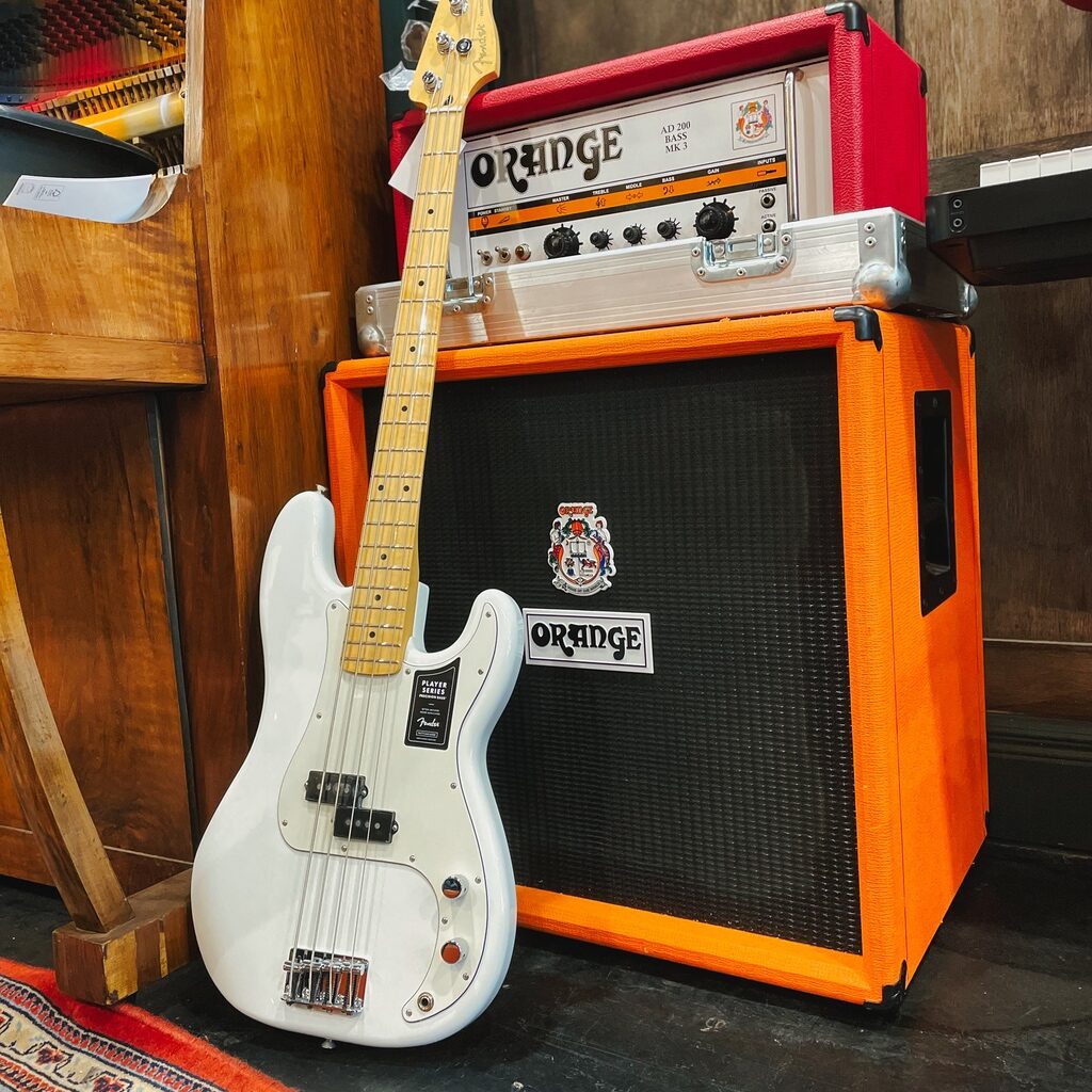 Bass GUITARS with amps